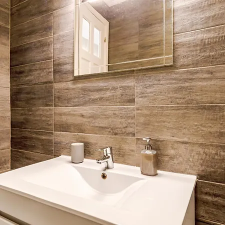 Ladomar Matriz شقة *